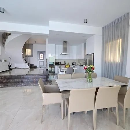 Olymp Luxury C - Seafront Elegance With Infinity Pool And Exclusive Lifestyle * Kissonerga