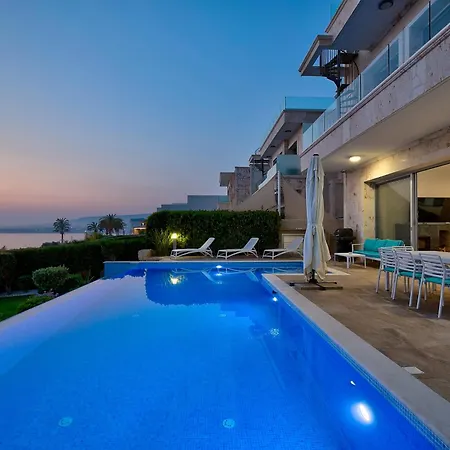 Olymp Luxury C - Seafront Elegance With Infinity Pool And Exclusive Lifestyle Villa Kissonerga