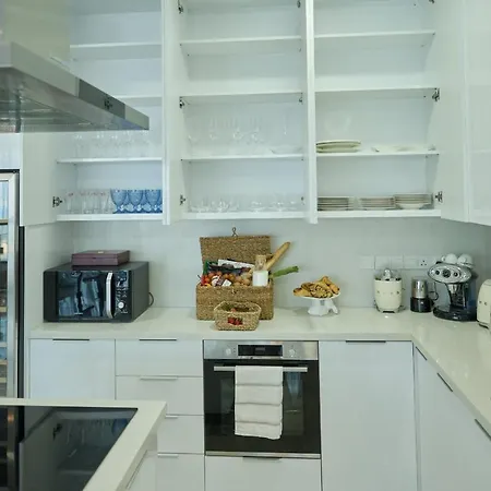 Olymp Luxury C - Seafront Elegance With Infinity Pool And Exclusive Lifestyle