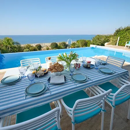 Vilă Olymp Luxury C - Seafront Elegance With Infinity Pool And Exclusive Lifestyle Kissonerga