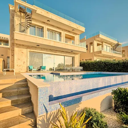 Olymp Luxury C - Seafront Elegance With Infinity Pool And Exclusive Lifestyle Villa Kissonerga