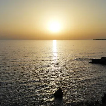 Olymp Luxury C - Seafront Elegance With Infinity Pool And Exclusive Lifestyle * קיסונרגה