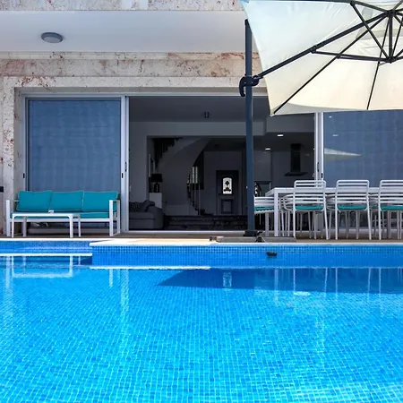 Olymp Luxury C - Seafront Elegance With Infinity Pool And Exclusive Lifestyle *