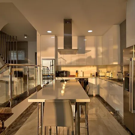 别墅 Olymp Luxury C - Seafront Elegance With Infinity Pool And Exclusive Lifestyle *