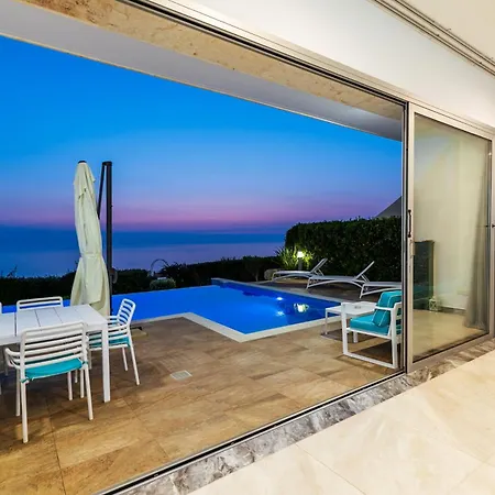 Olymp Luxury C - Seafront Elegance With Infinity Pool And Exclusive Lifestyle *