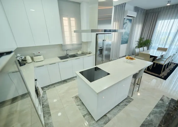 Olymp Luxury C - Seafront Elegance With Infinity Pool And Exclusive Lifestyle 빌라