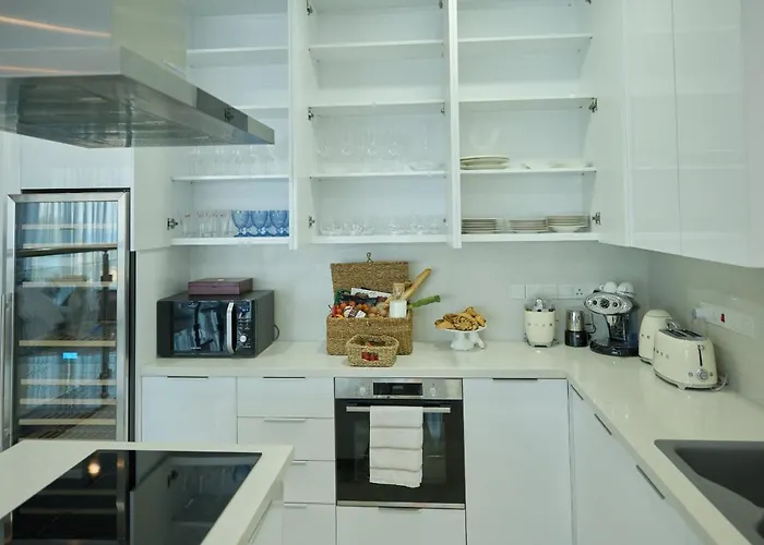 Olymp Luxury C - Seafront Elegance With Infinity Pool And Exclusive Lifestyle