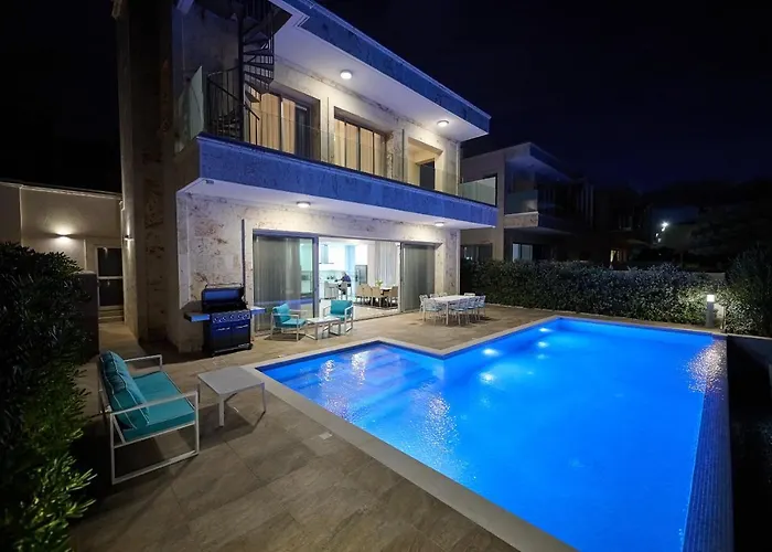 Olymp Luxury C - Seafront Elegance With Infinity Pool And Exclusive Lifestyle Villa