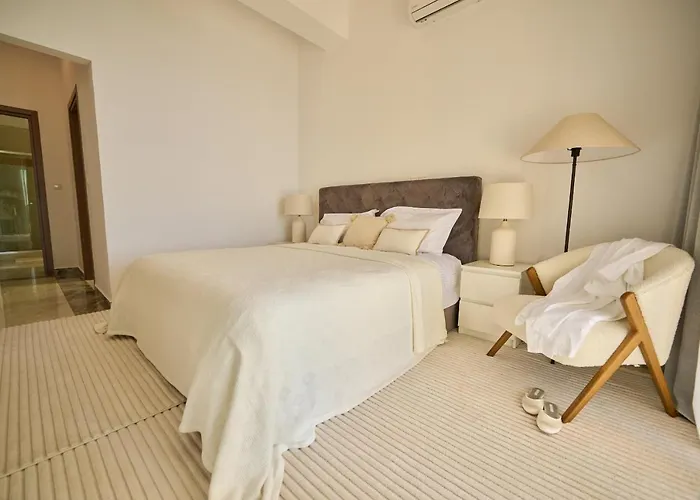 Olymp Luxury C - Seafront Elegance With Infinity Pool And Exclusive Lifestyle Kissonerga