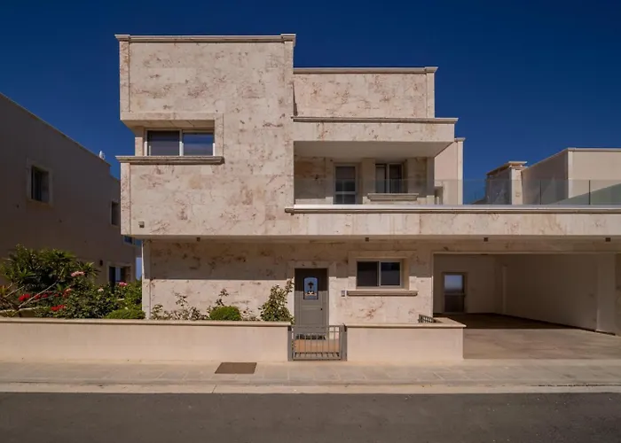 Olymp Luxury C - Seafront Elegance With Infinity Pool And Exclusive Lifestyle Kissonerga