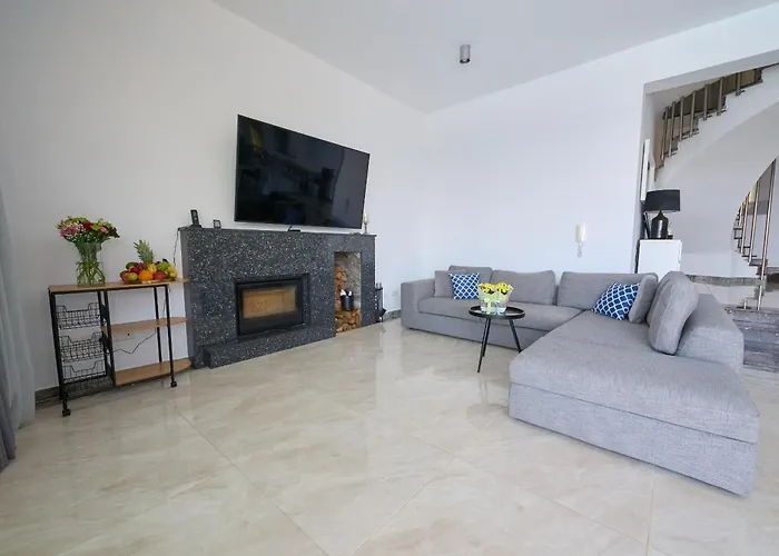 Villa Olymp Luxury C - Seafront Elegance With Infinity Pool And Exclusive Lifestyle