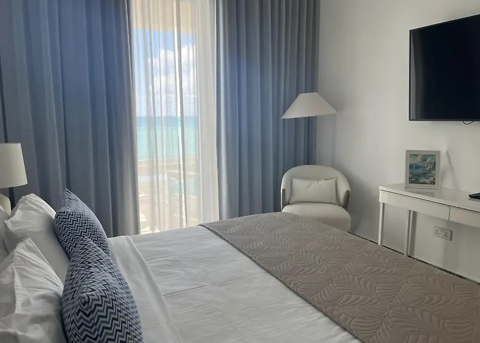 Olymp Luxury C - Seafront Elegance With Infinity Pool And Exclusive Lifestyle Kissonerga