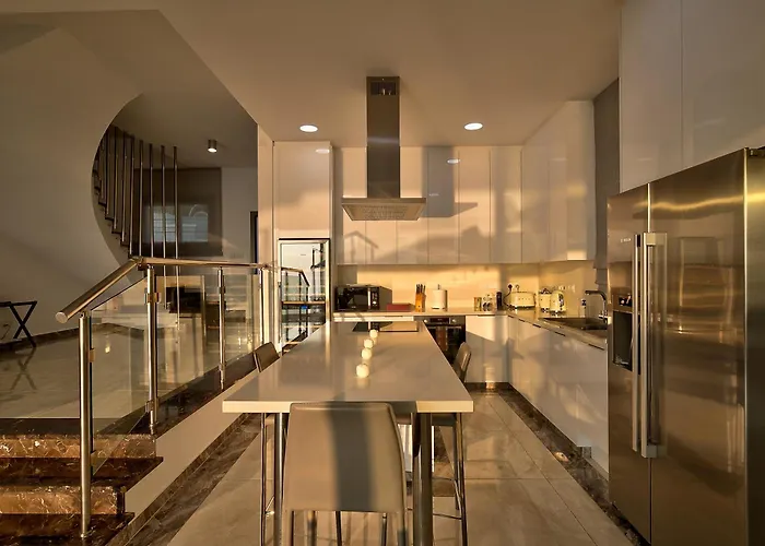 빌라 Olymp Luxury C - Seafront Elegance With Infinity Pool And Exclusive Lifestyle *