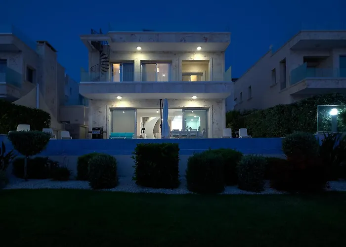 Olymp Luxury C - Seafront Elegance With Infinity Pool And Exclusive Lifestyle * Kissonerga